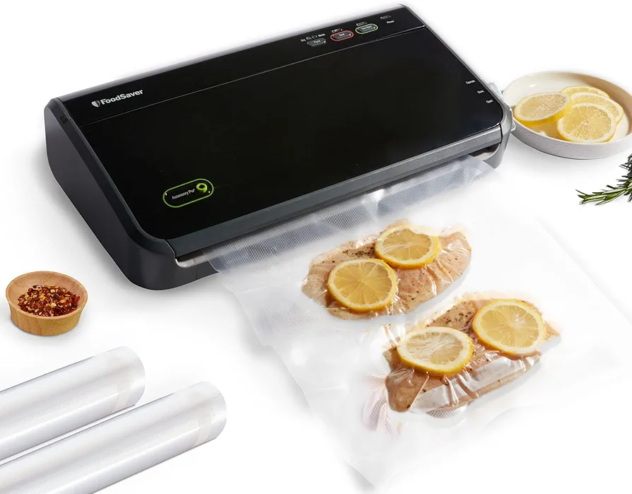 FoodSaver Vacuum Sealer Machine, Automatic Bag Detection, Sous Vide Friendly, with sealer bags, roll, handheld vacuum sealer, black